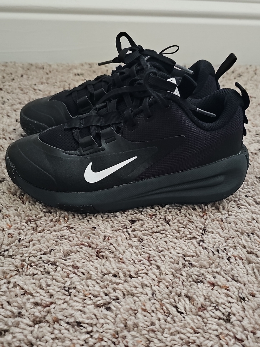 Boy's Youth Size 2 Turf Shoes